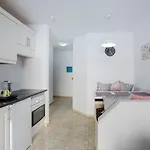 Great Location 1 Bedroom * אדחה
