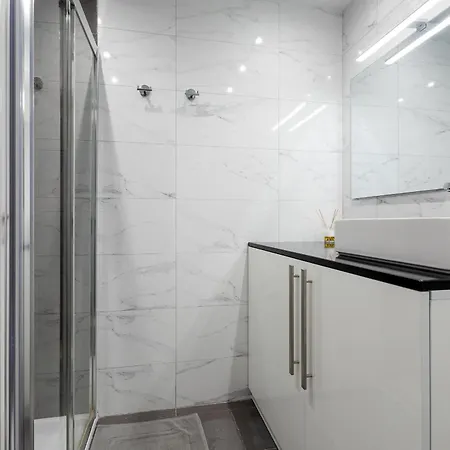 Great Location 1 Bedroom Apartament