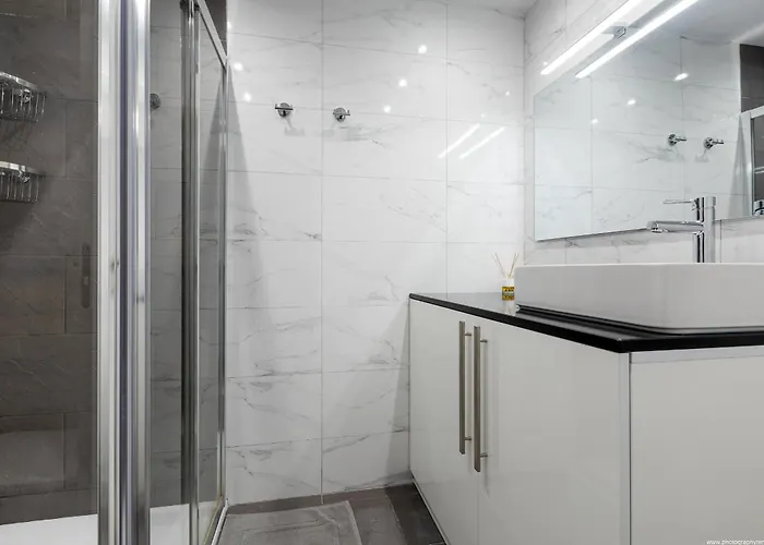 Great Location 1 Bedroom شقة