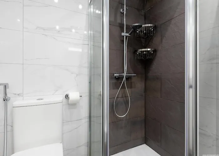 Great Location 1 Bedroom * 阿德耶
